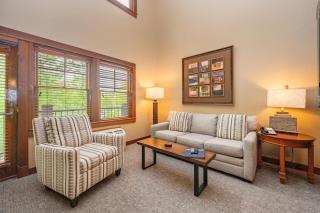 B206 One Bedroom & Loft Lake View - 8