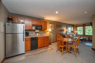 A211 One Bedroom Lake View - Oakland - 7