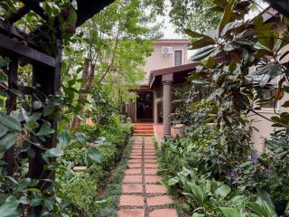 The Urn Guesthouse - 9