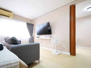 Cozy 2BR Near Impact Arena, LTAT- WiFi Washer near DMK at C2 - Ban Song Hong - 4
