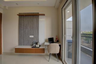 Corporate Park 1 BHK Near Artemis Hospital Sec 52 - 4
