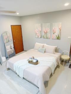 Sun and Moon House - 7