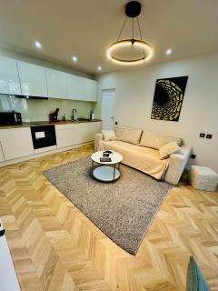 Central Vibes Apartment - 6