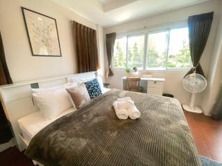 Private Pool Villa for 9 Guests - Pet Friendly - 2 km from Charoen Sri Fresh Market - 7