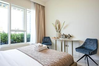 Prime 1BR Stay in Beach Front - 4