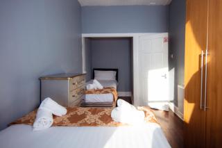 Spacious 4 Bedroom Apartment by Edinburgh Castle and Maadows - Edinburgh - 6
