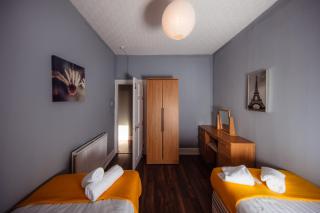 Spacious 4 Bedroom Apartment by Edinburgh Castle and Maadows - Edinburgh - 7