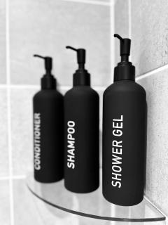 Room and Private Bathroom in London - Barking - 2