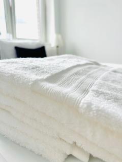 Room and Private Bathroom in London - Barking - 7
