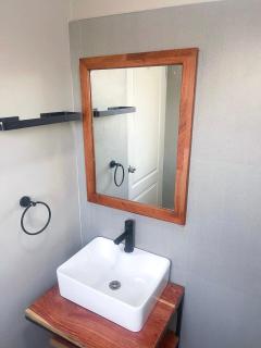 Cozy Maisonette Hideaway - 9