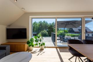 Sunny Green Escape - Apartment with Terrace - 4