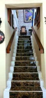 Loelyta Family Art House - 4