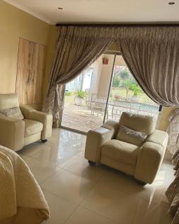 Shalom Shalom - Stylish New Stay in the Heart of Fourways - 7