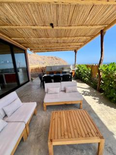 La Morada - Casa de playa frente al mar en Estreno - Canoas De Punta Sal - 1