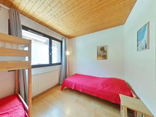 Appartement cosy avec cheminée et balcon, 6 couchages, Le Grand-Bornand - FR-1-241-63 - 3