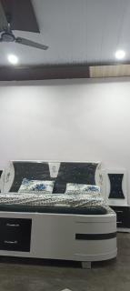 Shiva Dhaba & Room's - - 8