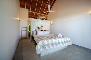 Luxury 3-BR Beach Front Villa with Staff - Habaraduwa - 4