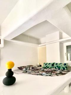 new mini Studio in center of Athens, Exarchia, in the base with access to garden - 6