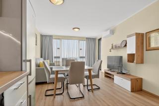 Cozy Sea View Apartment Varna & Parking - 1