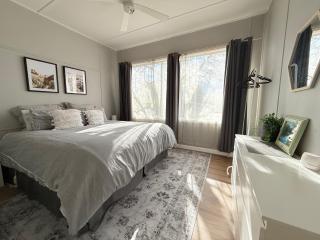 Cosy Country Cottage with AirCon - 2