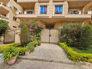3 bedrooms flat 2 bathrooms in fifth settlement new Cairo mostashreen compound - 9