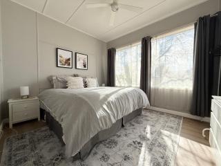 Cosy Country Cottage with AirCon - Hay - 4