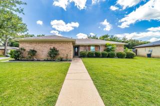 Private Pool, Entire House, In the Center of DFW - 7