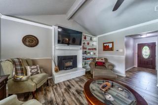 Private Pool, Entire House, In the Center of DFW - North Richland Hills - 4