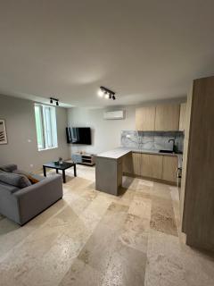 Appartement centre ville camaret - Camaret-sur-Aigues - 0