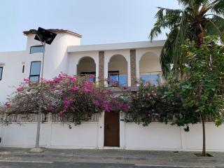 Logement entier, maison calme et fleurie - Cadjèhoun - 0
