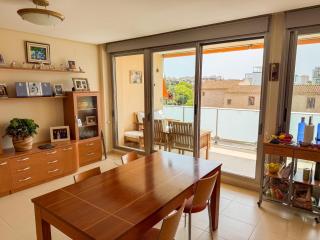 Modern 2 bed with large terrace - 0