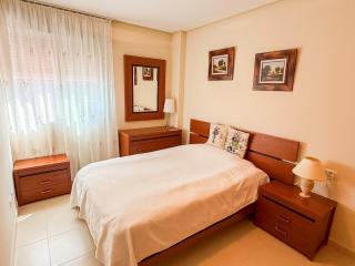 Modern 2 bed with large terrace - 9