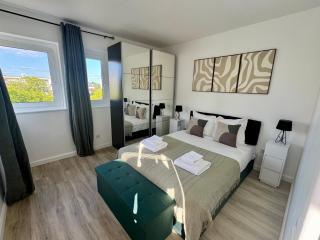Bright and Spacious 4BR family apt I 10 min to metro, 15 minutes to Orly Airport - 7