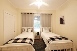 438M- 3 BR Apt with Free Parking on Premises and Coffee - San Antonio - 9