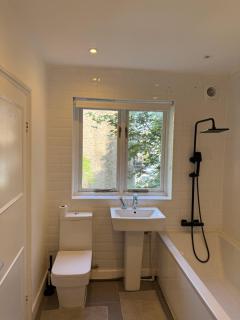 Bright Flat near Little Venice, Charming & Central - 1
