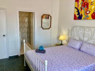 Good Energies Room in Málaga Center with Private Bathroom - 8