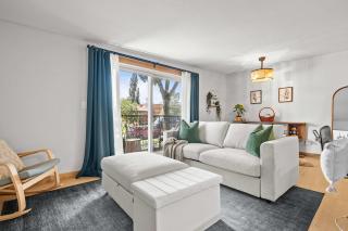 Urban Sanctuary Balcony and Yard in Inglewood YYC - 1