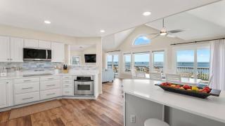 Luxury Waterfront Villa - 5