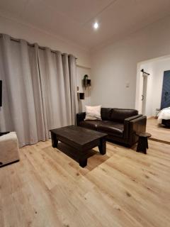 Forest View Studio Apartment - 7