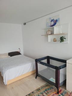 WHITE APARTMENTS free parking self check-inn - 1