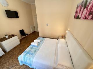 Crown Guest House - Pise - 5