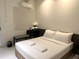 My House Guesthouse & Restaurant - Bangkok - 0