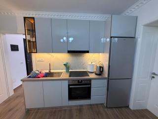 Royal Stay Apartment 1 min walk of city centre - Elbasan - 4