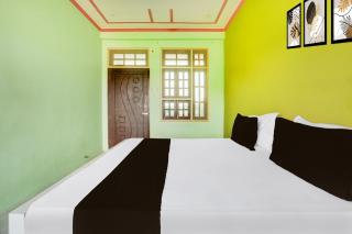 Hotel O Ashirwad Hotel & Lawn - - 4