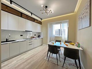 Spacious Designer Apartment with a Scenic View - Almaty - 1