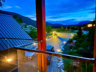 Luxury Mountain Retreat in Whistler, BC - Whistler - 2