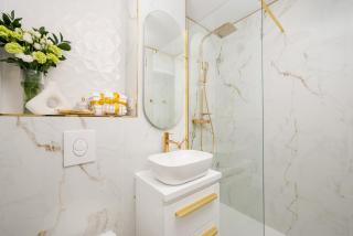 First Class Suite 3 min to Central Station with balcony, AC and the view on Palace - 7