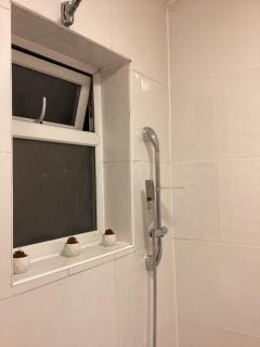 Large Family Home, Pet Friendly, 4 Bed 2 Bath House, Sleeps 10, Free Wi-Fi, Free Parking - 5