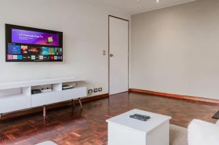 Elegant 3BR Tranquil Vibe in San Isidro - Lima - 1