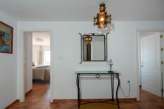 Terrace with Stunning Views, Pool and Parking - 4
